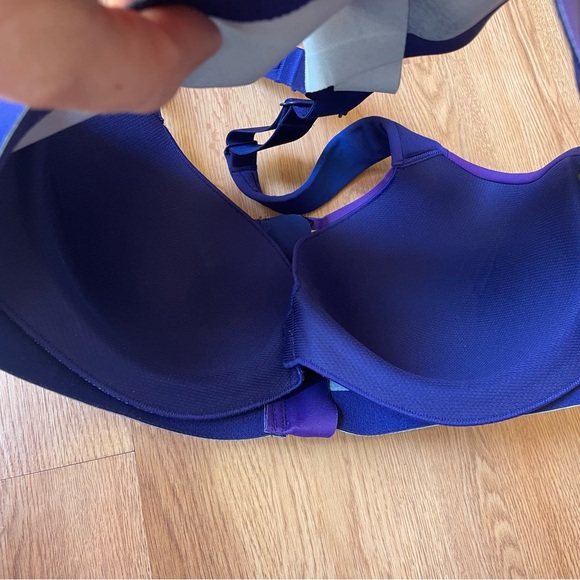 Victoria’s Secret Knockout Sports Bra - Picture 5 of 14